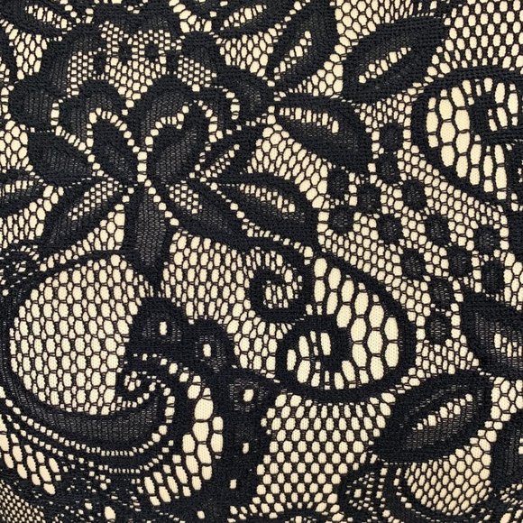 2/$20 - VINTAGE 90s-Y2K Eclipse Black Beige Lace Sleeveless Fitted Top - Picture 6 of 8